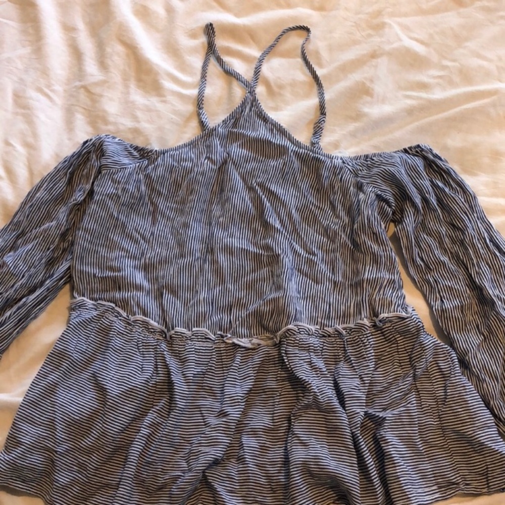 Shoulder-less stripe blouse